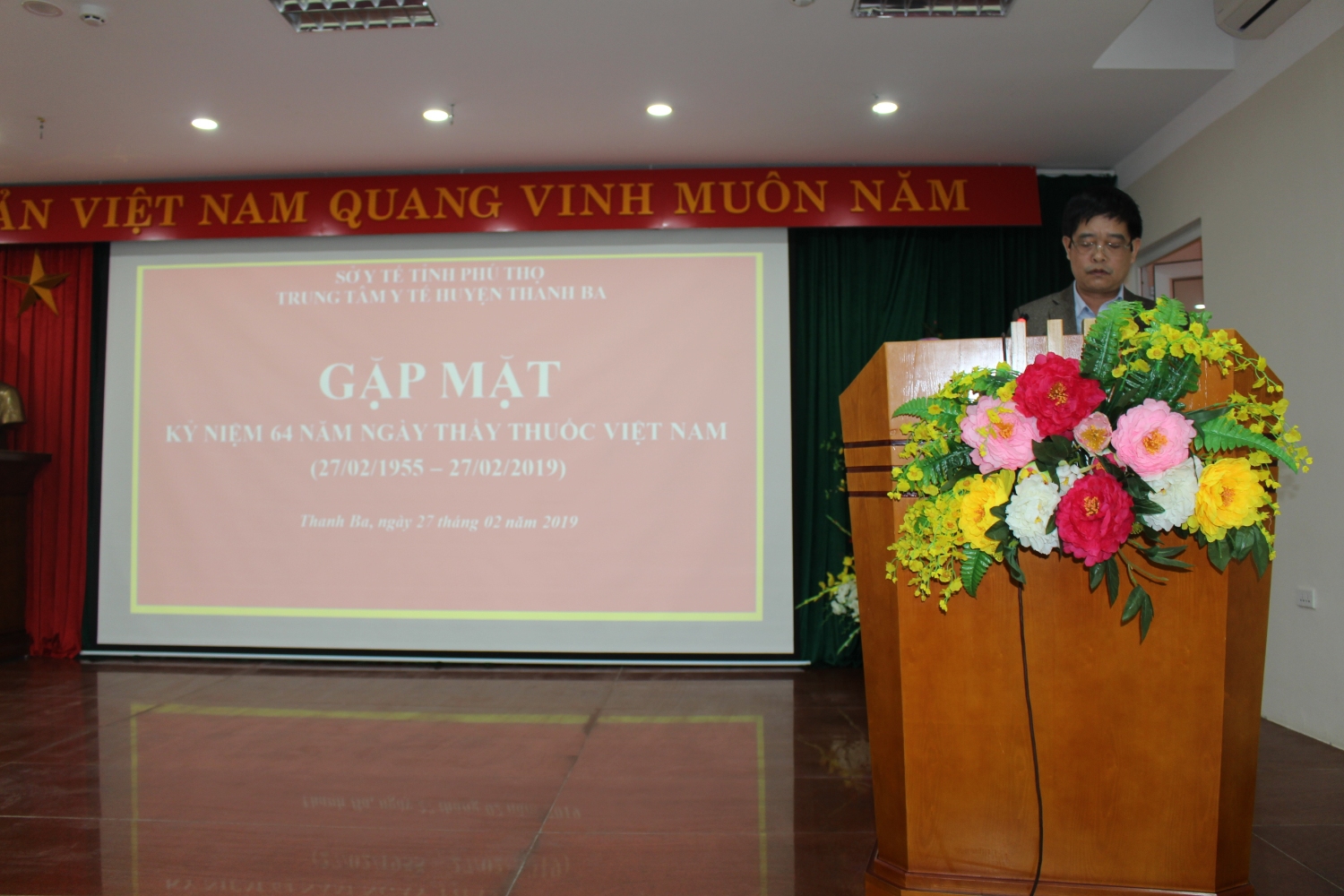 BSCKI Vi Quốc Hương - PBT Đảng ủy, PGĐ Trung tâm ôn lại lịch sử phát triển của ngành Y tế huyện Thanh Ba